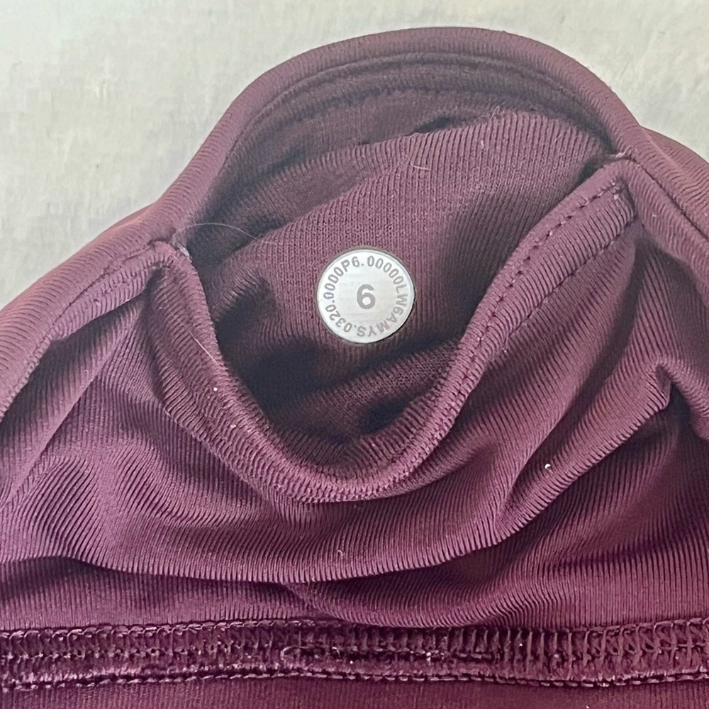 Lululemon Purple Burgundy Cropped Side Pockets Luxtreme Leggings Womens 6 - Picture 7 of 9